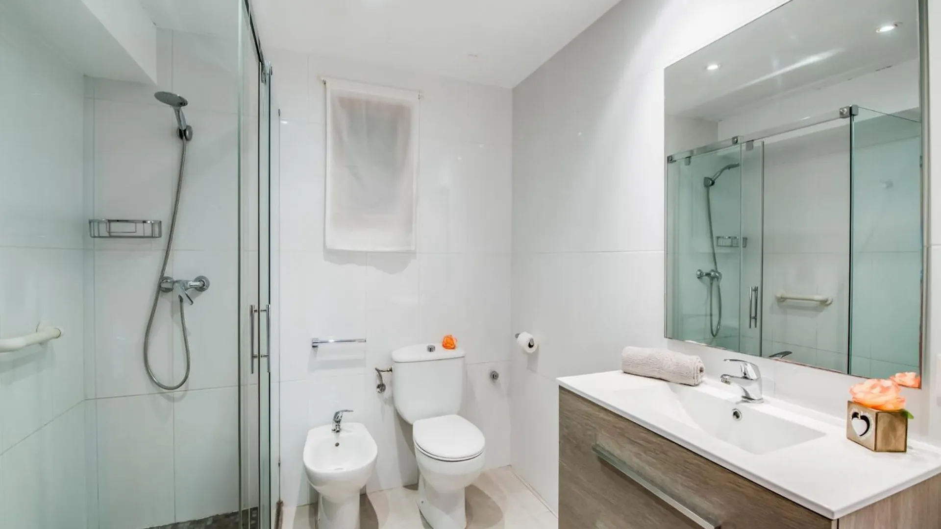 Seafront Apartment, 200M From Beach Port de Alcudia  0*, Port de Alcudia (Mallorca)
