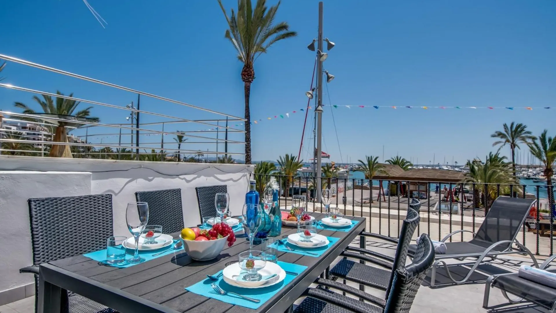 Appartement Seafront Apartment, 200M From Beach Port d'Alcúdia
