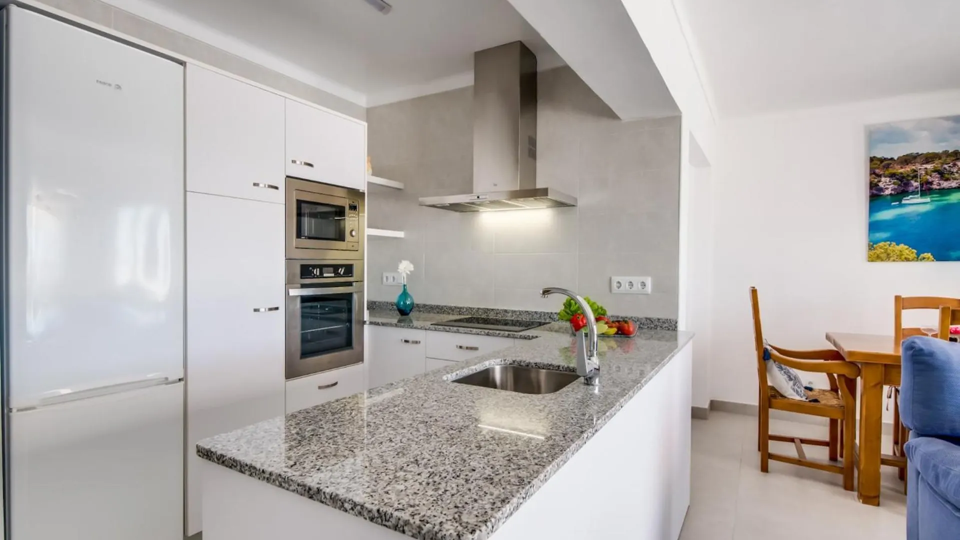 Seafront Apartment, 200M From Beach Port d'Alcúdia