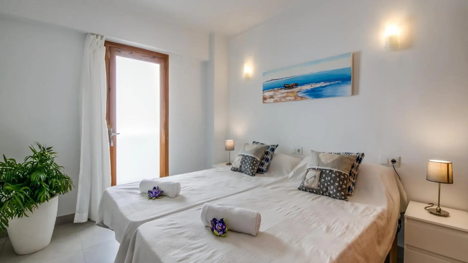 Seafront Apartment, 200M From Beach Port d'Alcúdia Appartement