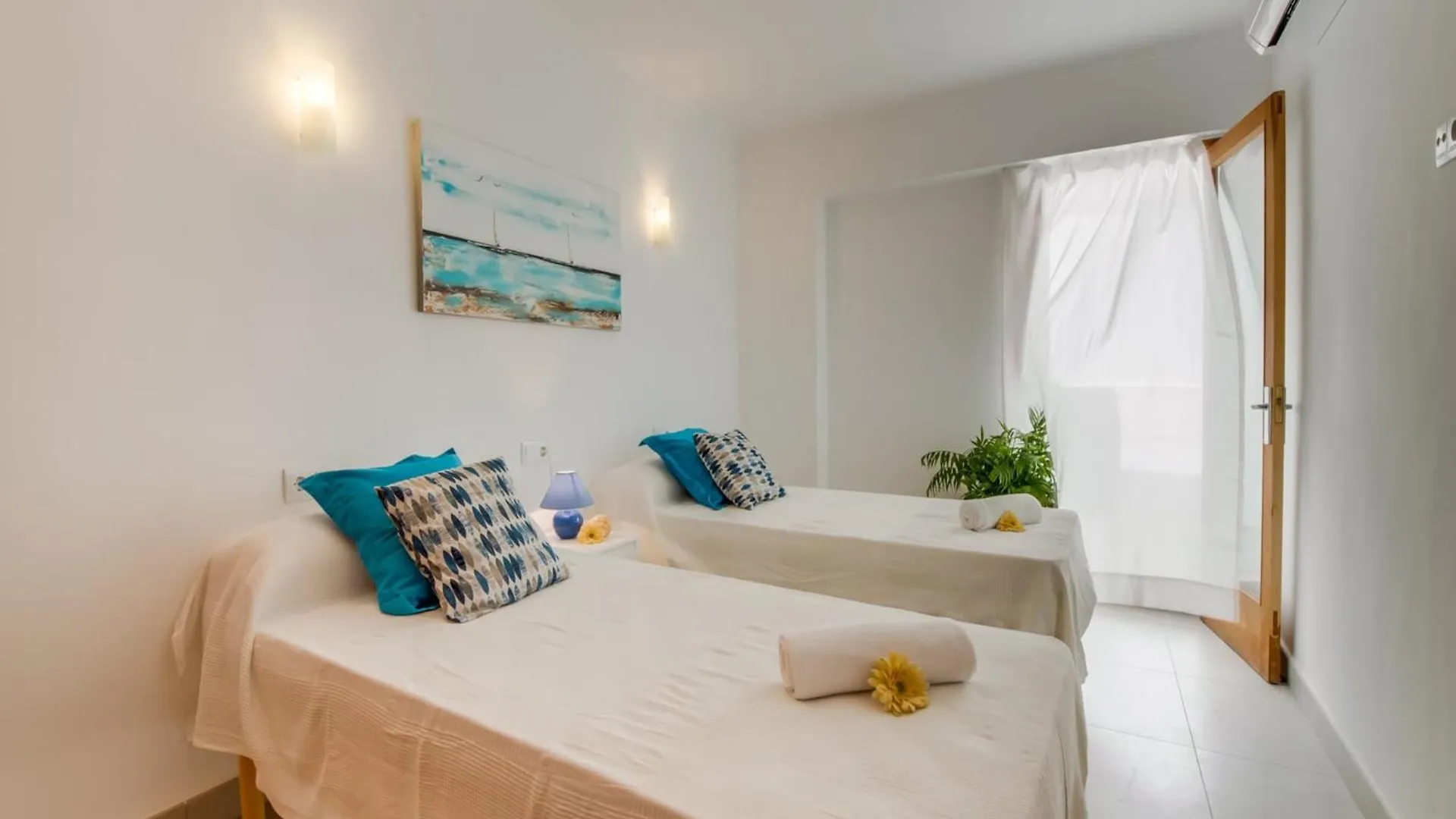 Seafront Apartment, 200M From Beach Port d'Alcúdia