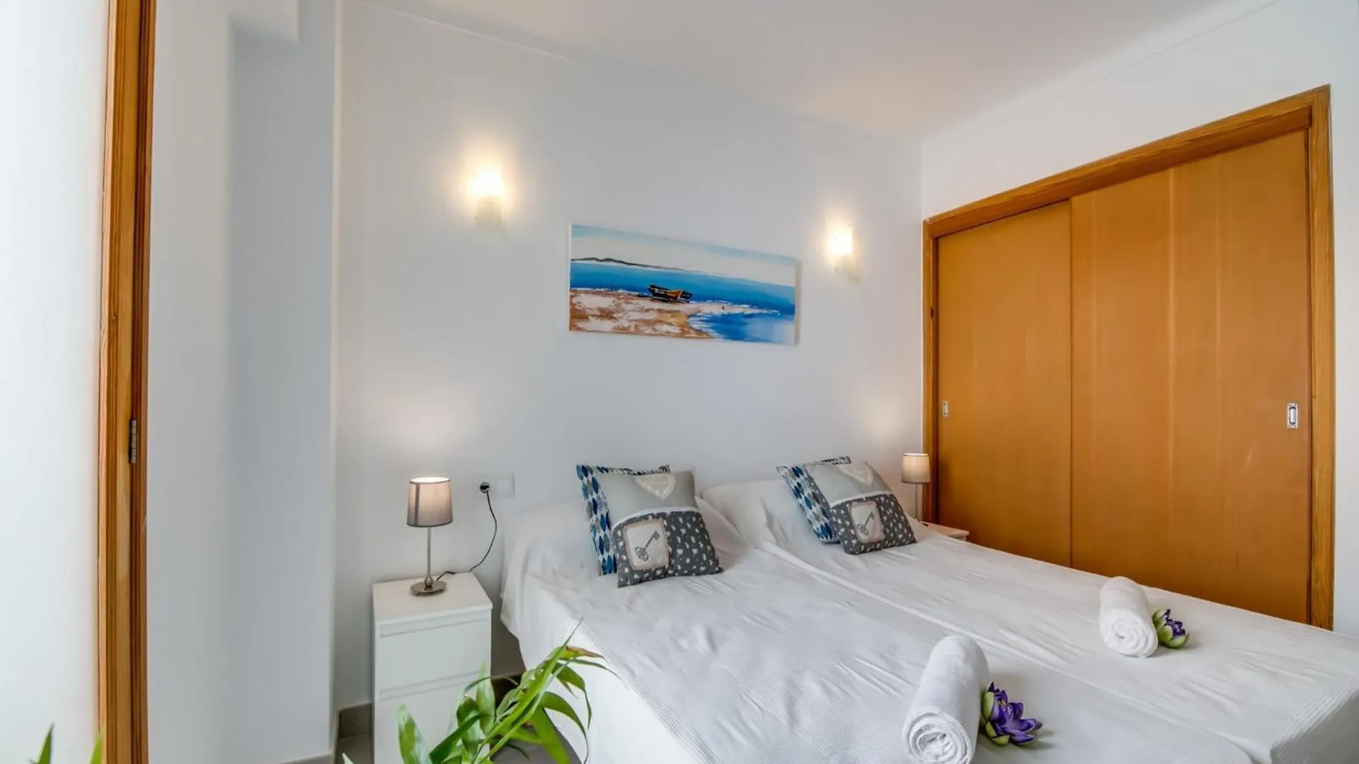 Seafront Apartment, 200M From Beach Port d'Alcúdia Appartement